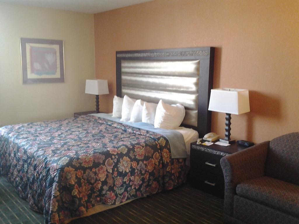 Express - Minneapolis West - By Ihg 3*