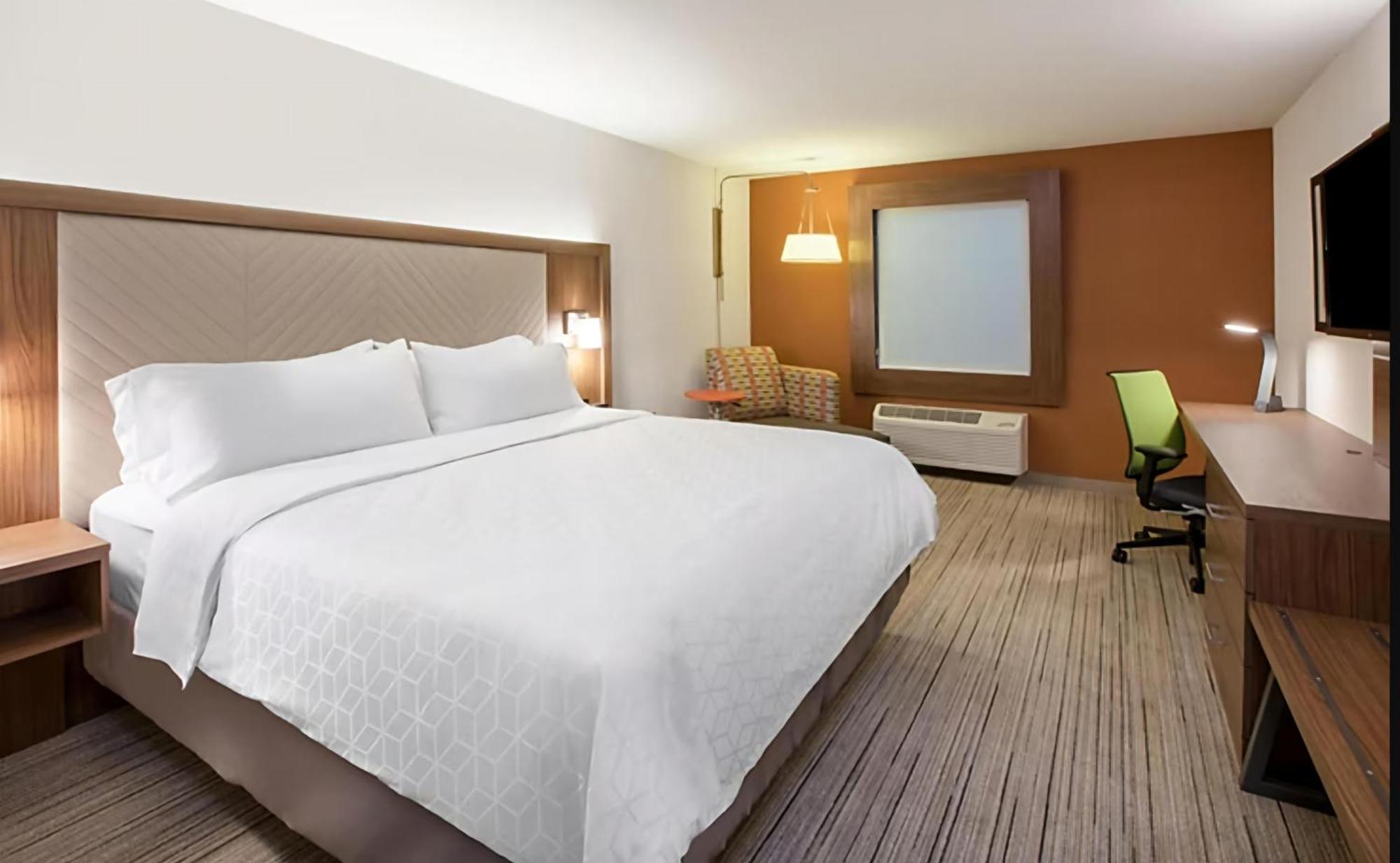 Express - Minneapolis West - By Ihg Hotel 3*