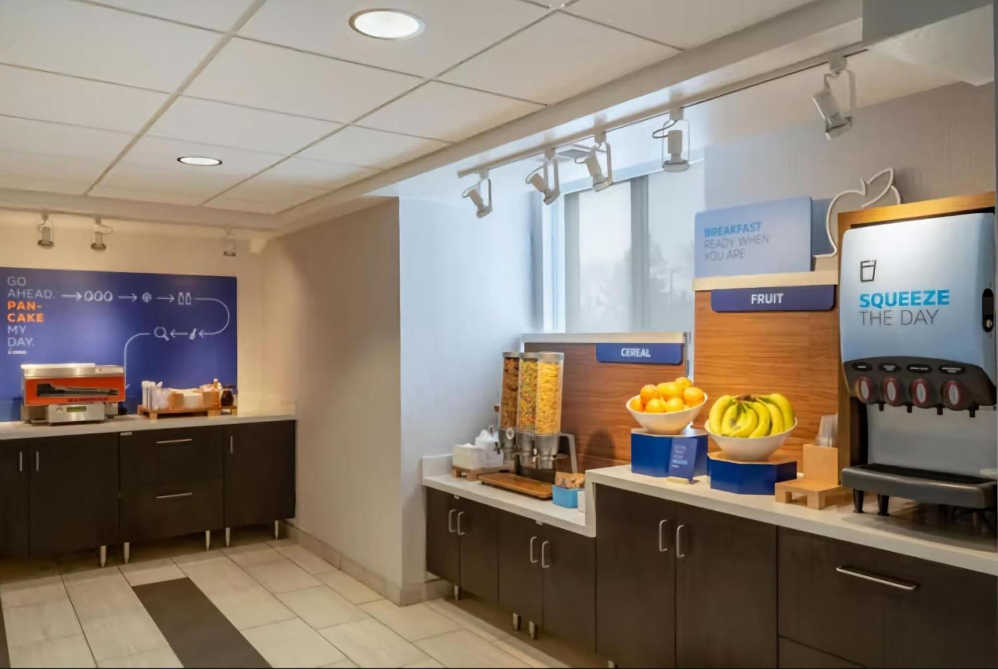 Hotel Express - Minneapolis West - By Ihg Plymouth