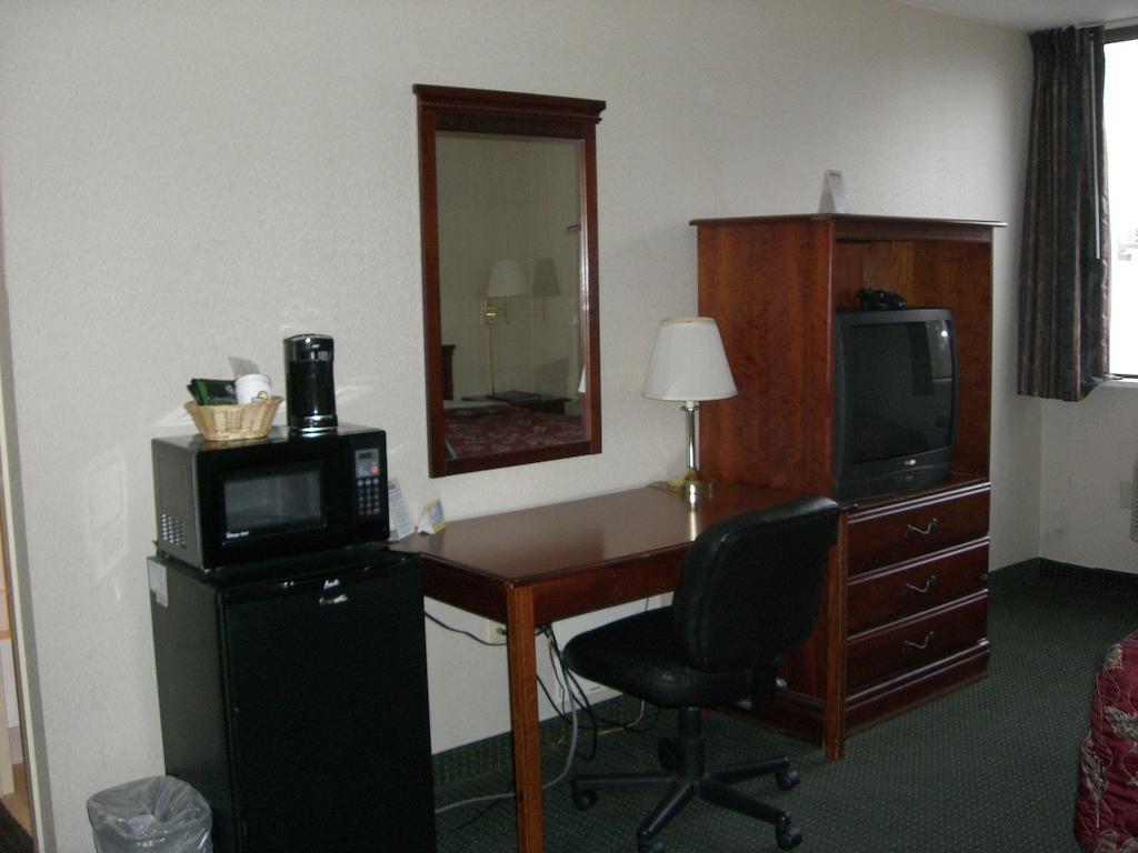 Hotel Express - Minneapolis West - By Ihg Plymouth